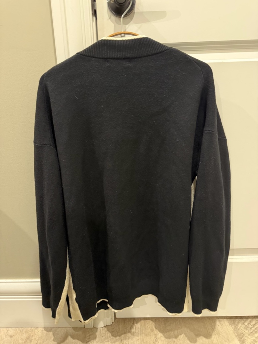 Chic Black Cardigan with Cream Trim - Picture 2 of 3